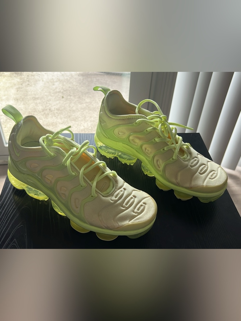 Nike Light Yellow Neon Slip-On Low-Top Sneakers size 7.5W